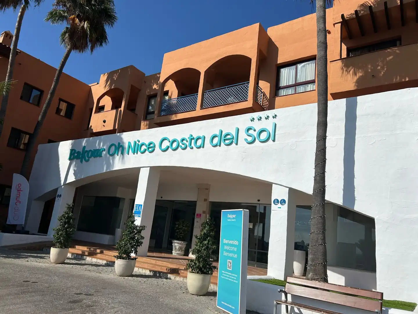 Vista exterior de Pis en venda en Benahavís amb Moblat i Piscina comunitària