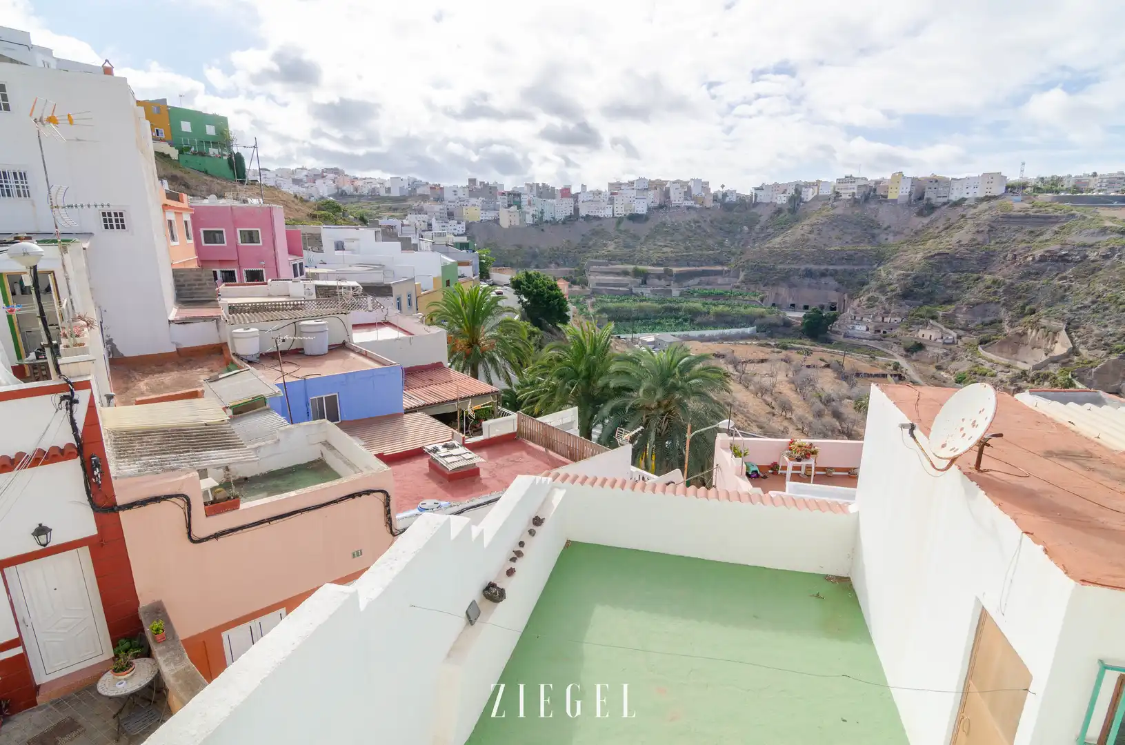Exterior view of Flat for sale in Las Palmas de Gran Canaria  with Furnished