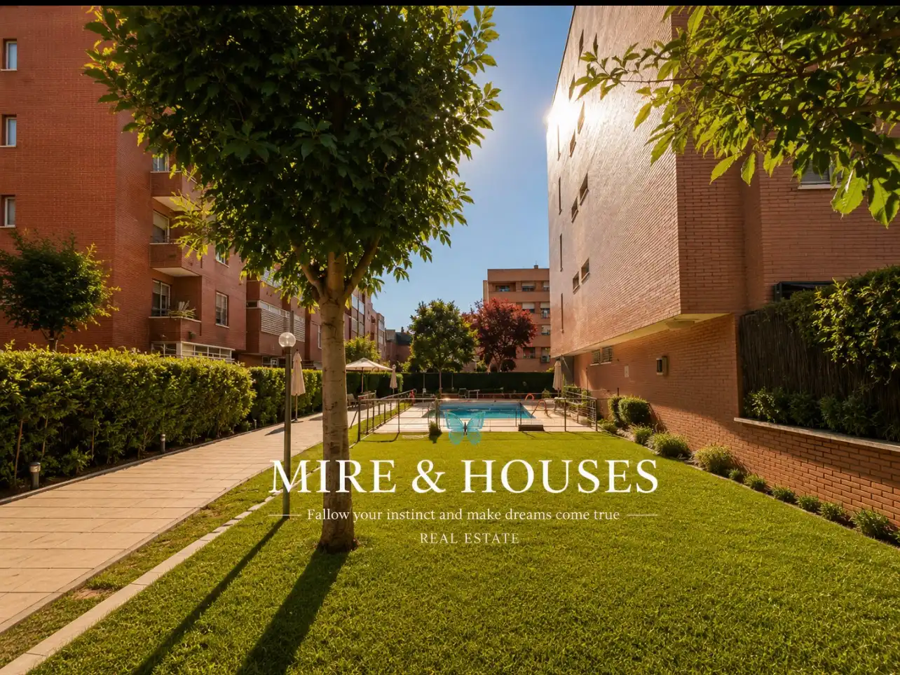 Vista exterior de Ático en venta en Alcobendas con Aire acondicionado, Calefacción y Jardín privado