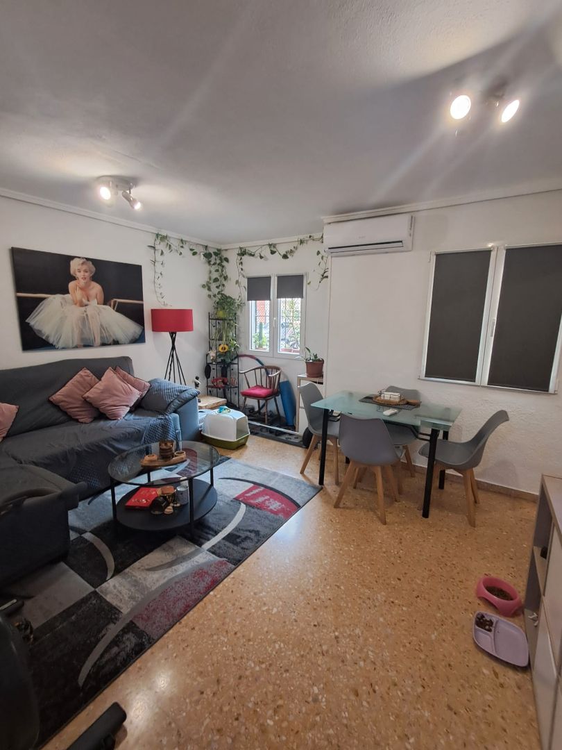 Sala d'estar de Pis en venda en  Valencia Capital amb Aire condicionat