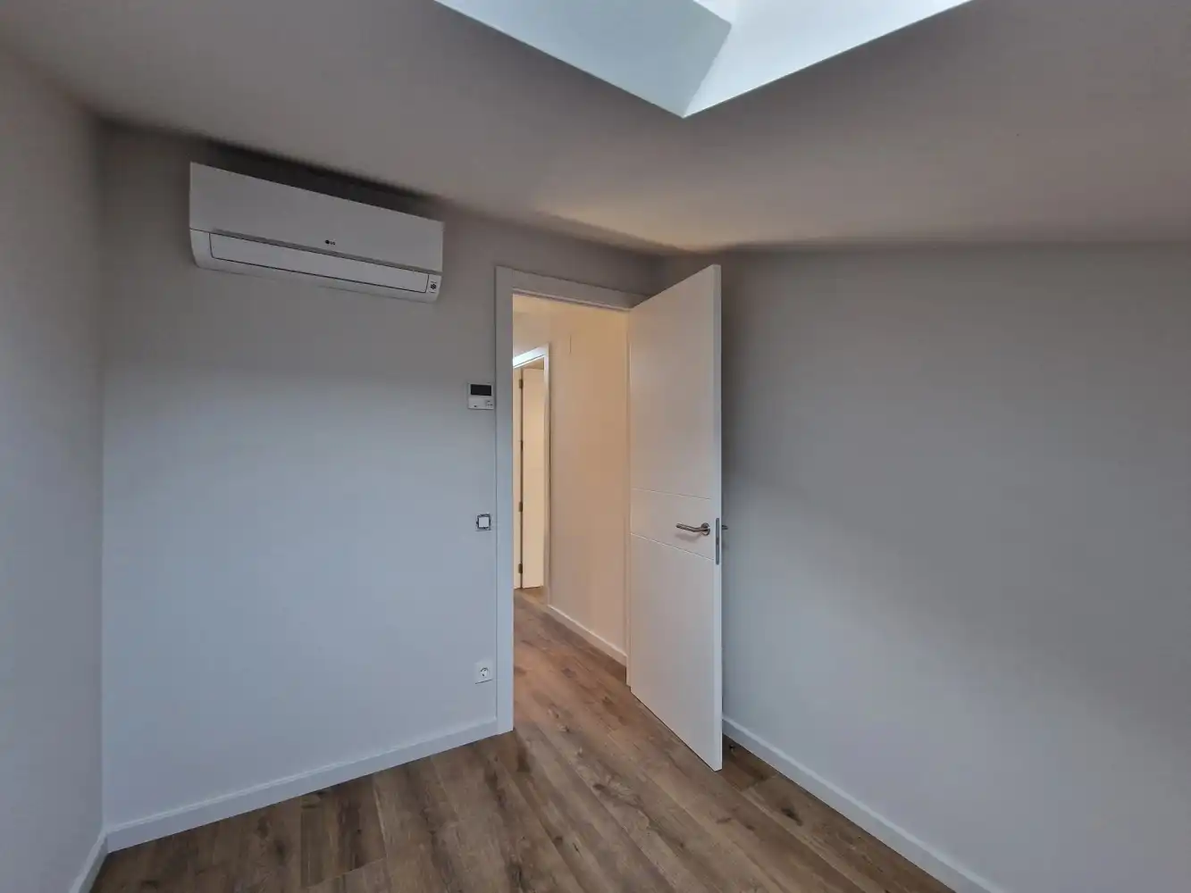 Bedroom of Attic for sale in Girona  with Air Conditioner, Heating and Terrace