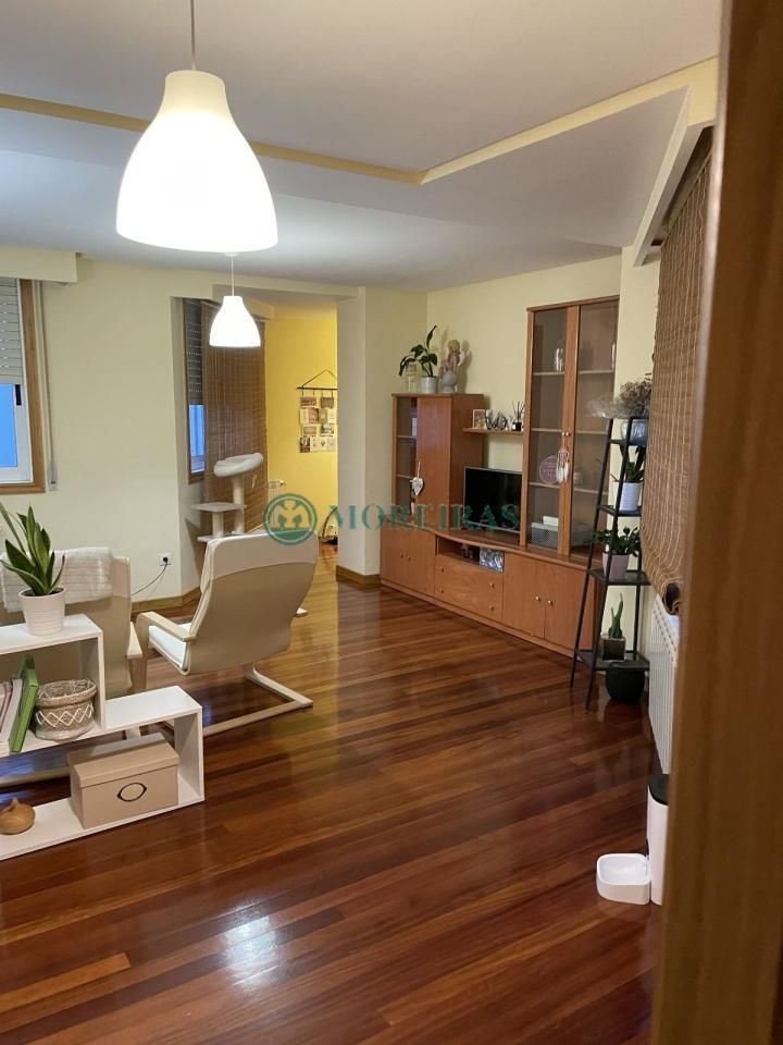 Sala d'estar de Estudi en venda en Ourense Capital  amb Calefacció