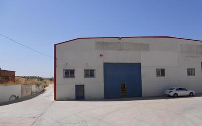 Vista exterior de Nau industrial en venda en El Carpio de Tajo