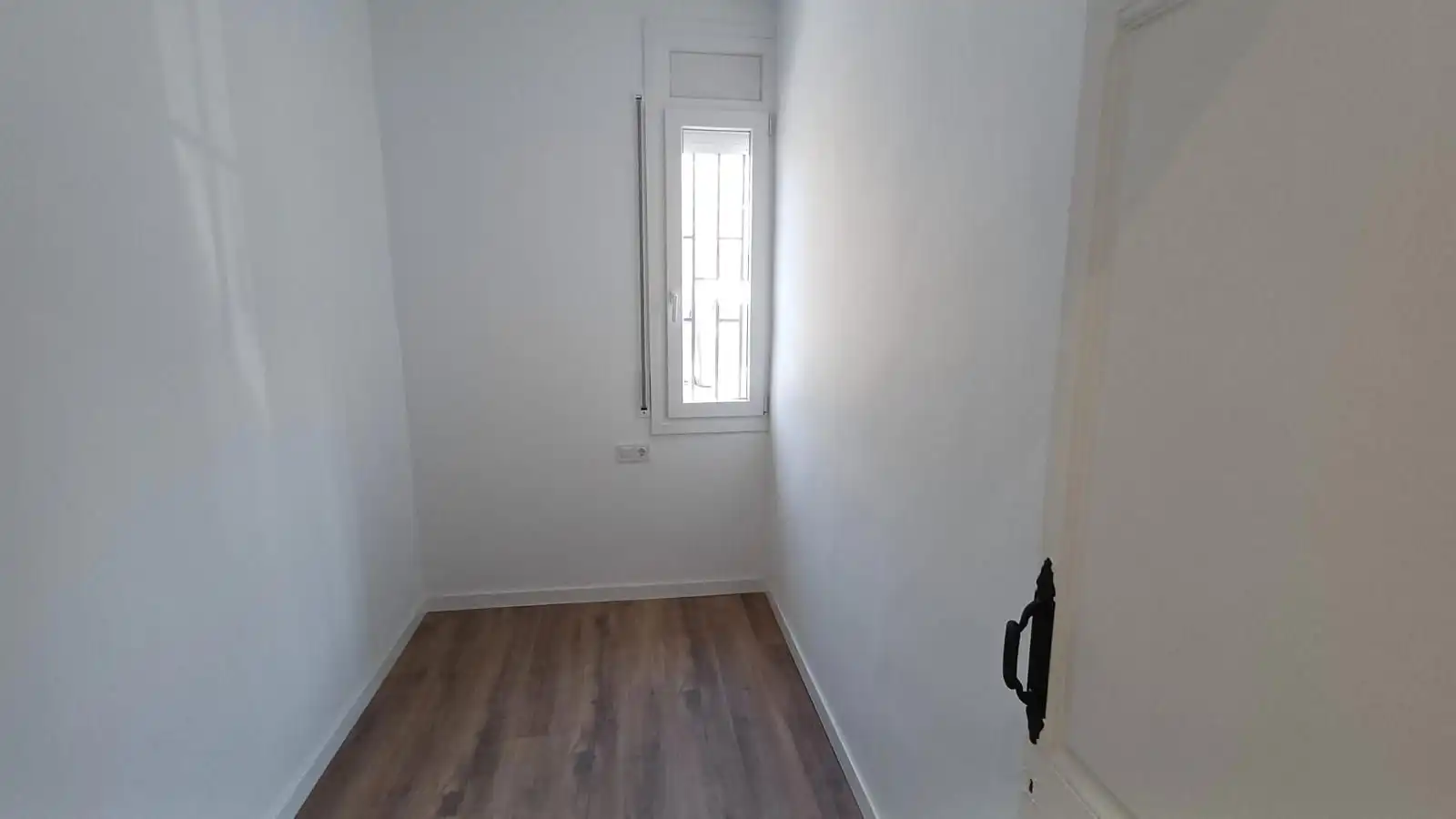 Habitación de Piso en venta en Sabadell con Aire acondicionado, Calefacción y Terraza