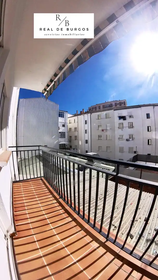 Vista exterior de Piso de alquiler en Valladolid con Calefacción, Terraza y Amueblado