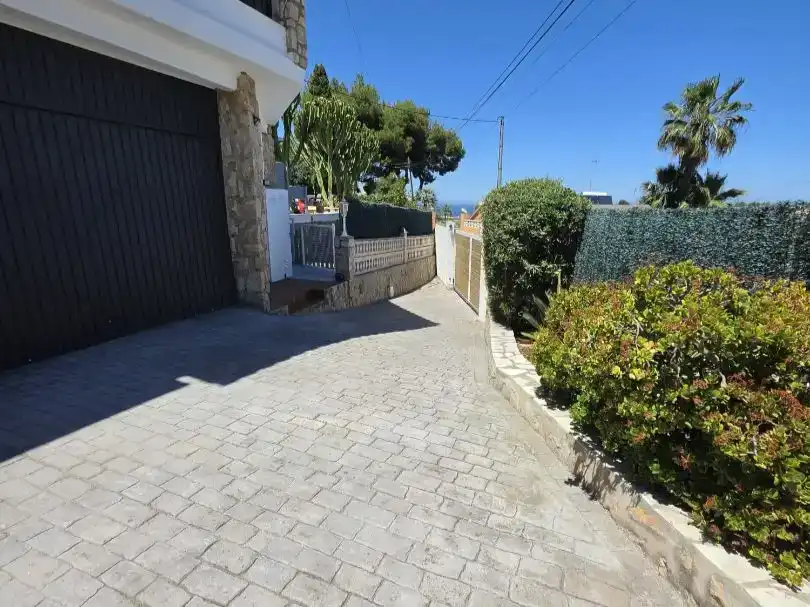 Vista exterior de Casa o chalet en venta en Dénia con Aire acondicionado, Jardín privado y Trastero