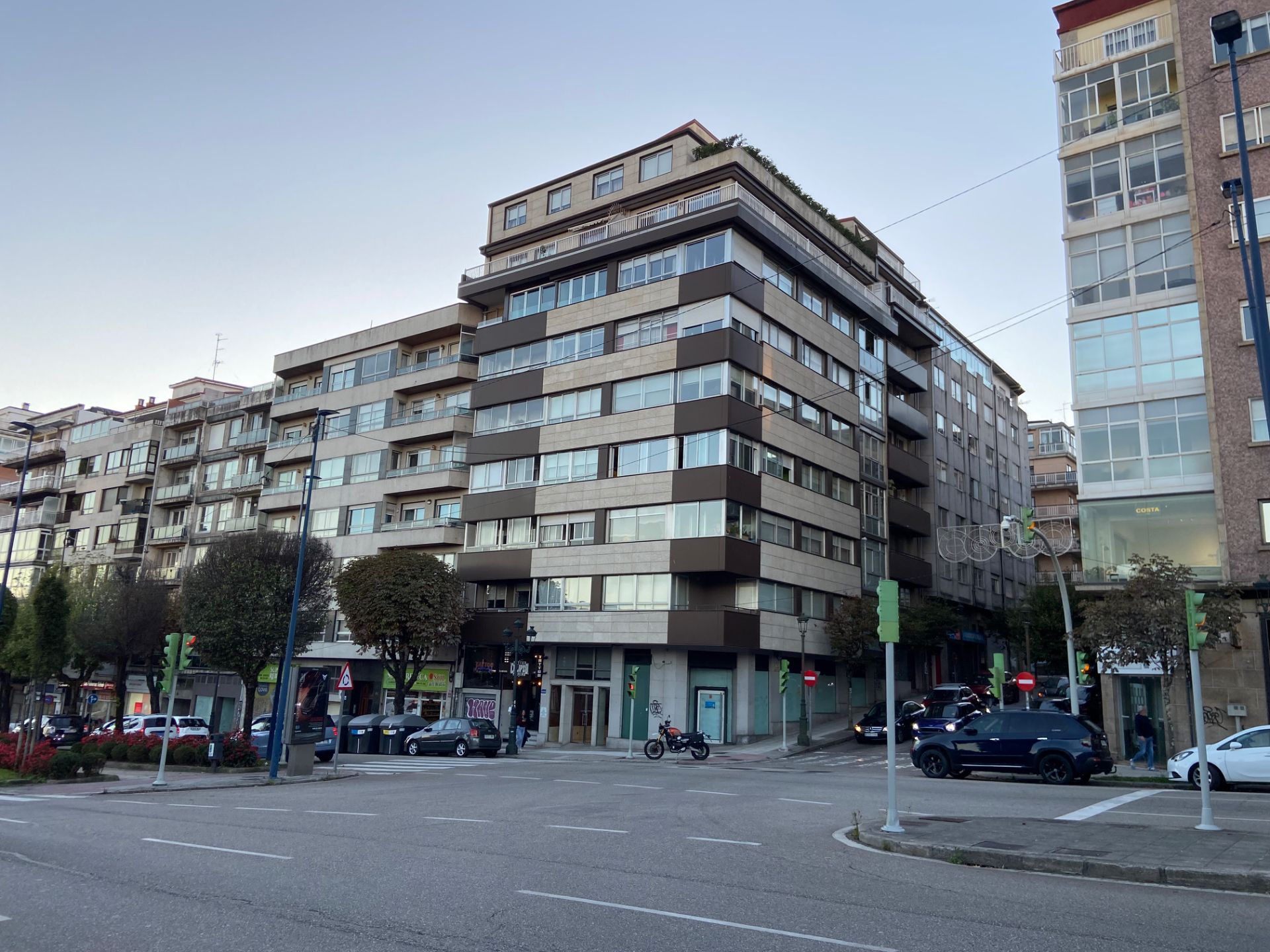 Vista exterior de Pis en venda en Vigo  amb Calefacció, Parquet i Terrassa
