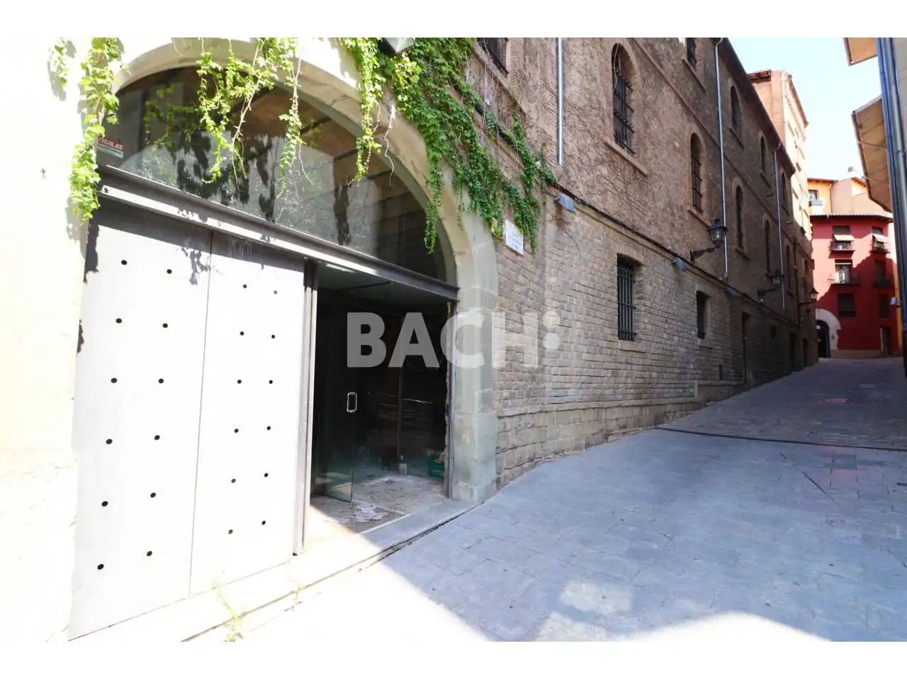 Local comercial de lloguer a Calle Sant Miquel Arcàngel, imagen 2