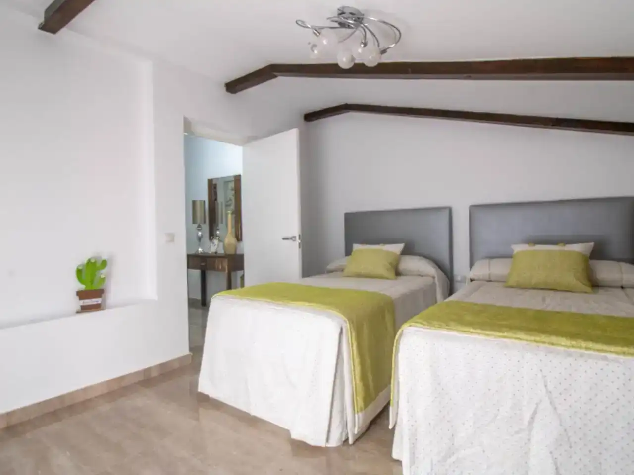 Dormitori de Pis en venda en Baeza amb Aire condicionat, Jardí privat i Traster