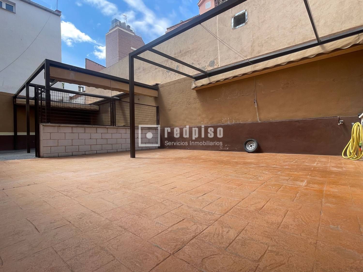 Terrassa de Local en venda en  Madrid Capital amb Aire condicionat i Alarma