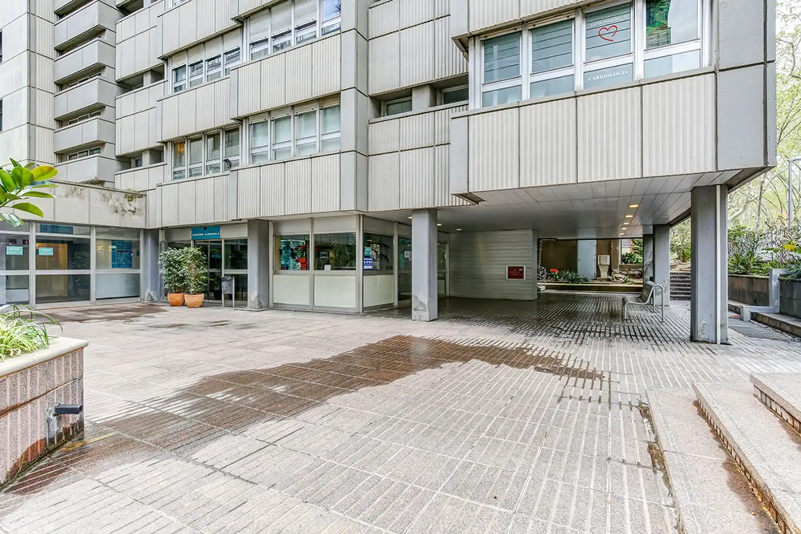 Außenansicht von Gebäude zur Miete in Barcelona mit Alarm