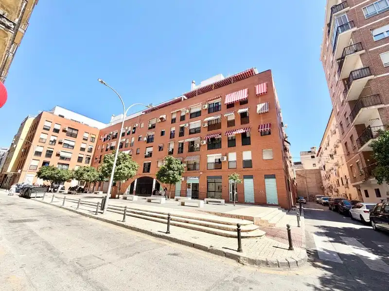 Pis amb terrassa en venda a Callejón Sierra de Aracena 5