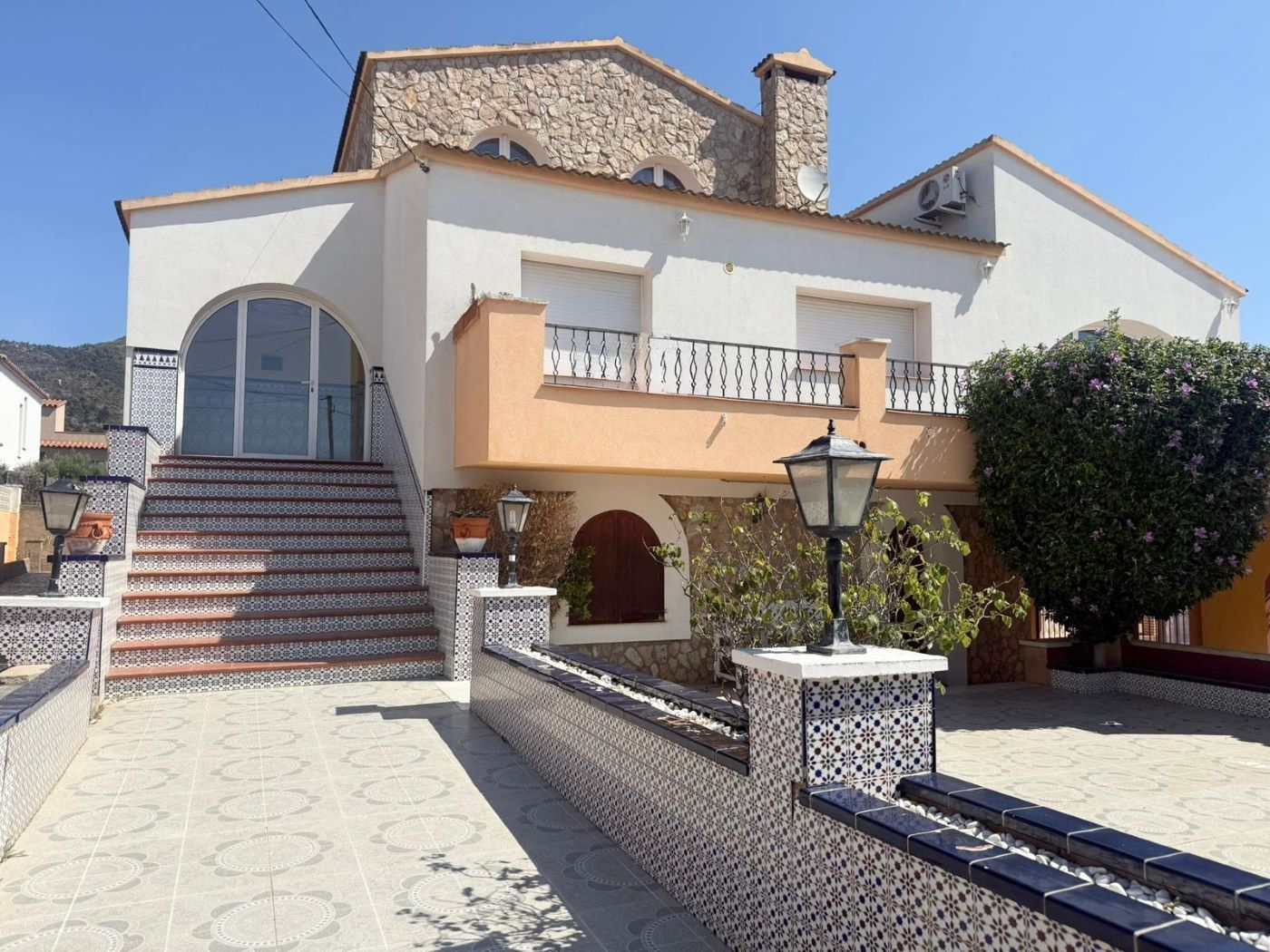 Exterior view of House or chalet for sale in Roses  with Air Conditioner, Heating and Terrace