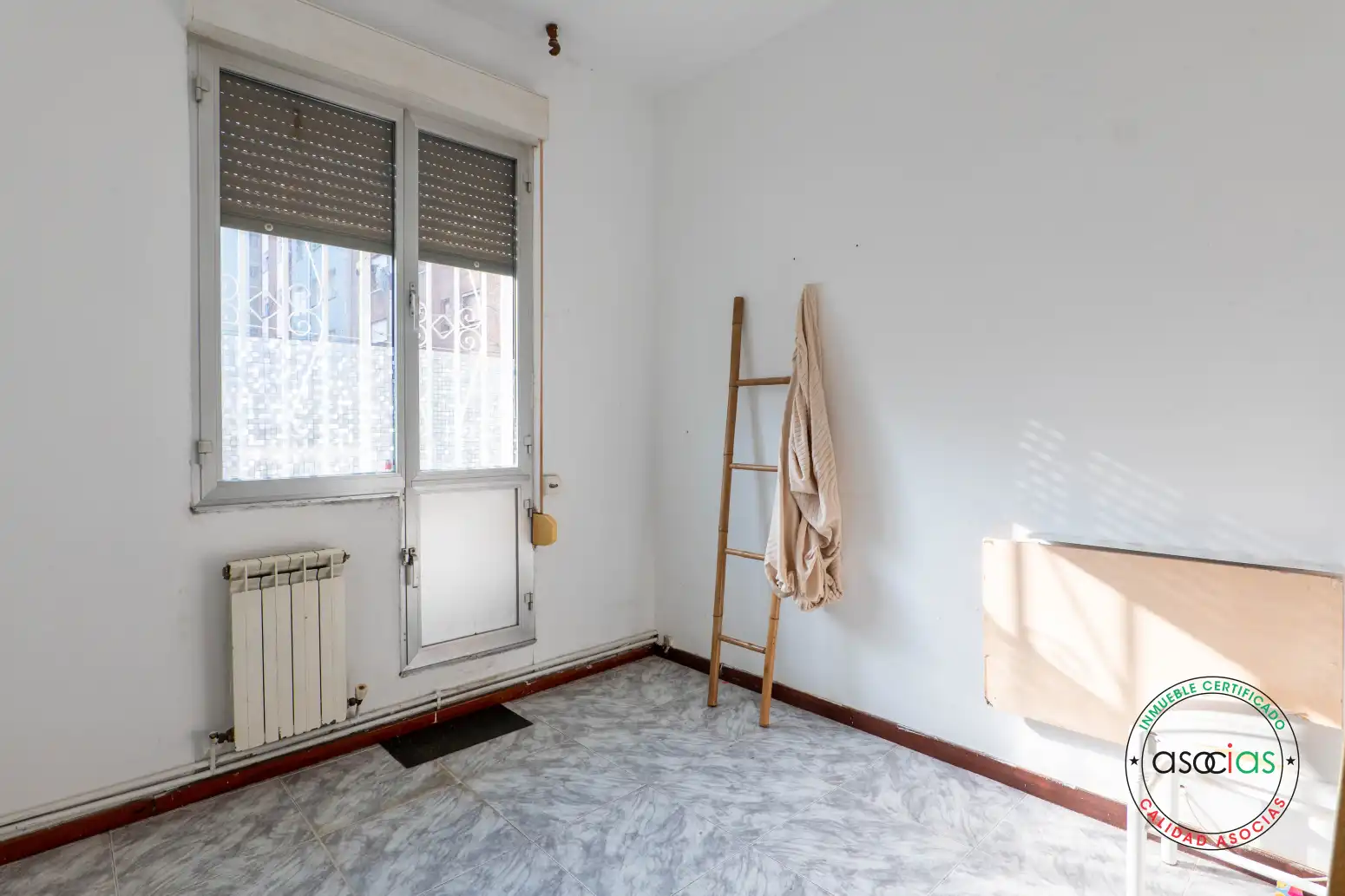 Dormitori de Pis en venda en Gijón  amb Calefacció i Parquet