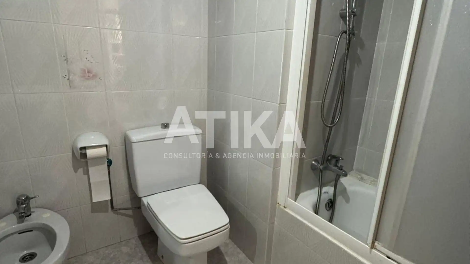 Baño de Ático en venta en Ontinyent con Aire acondicionado, Calefacción y Parquet