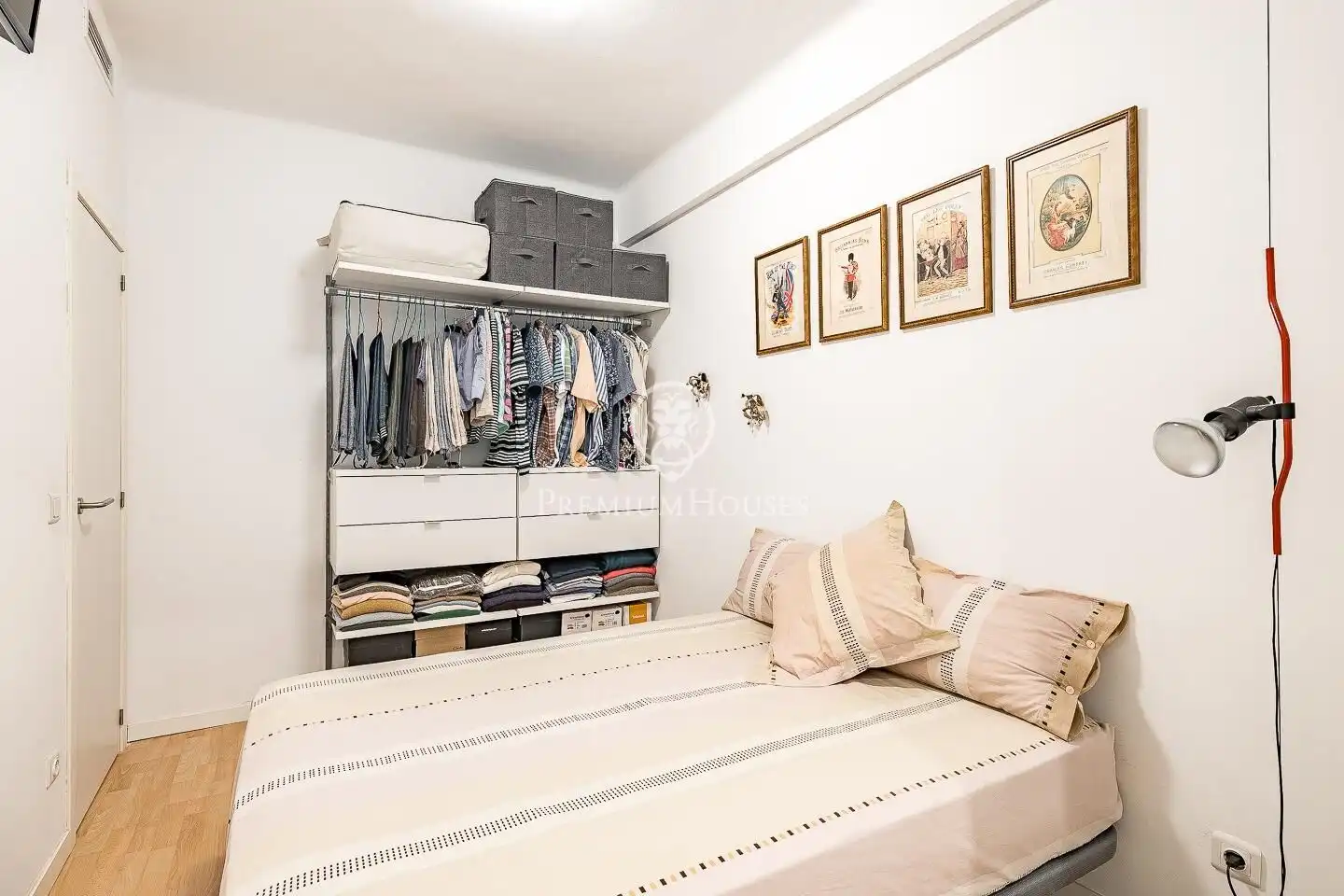 Dormitori de Apartament en venda en Barcelona amb Aire condicionat, Calefacció i Terrassa