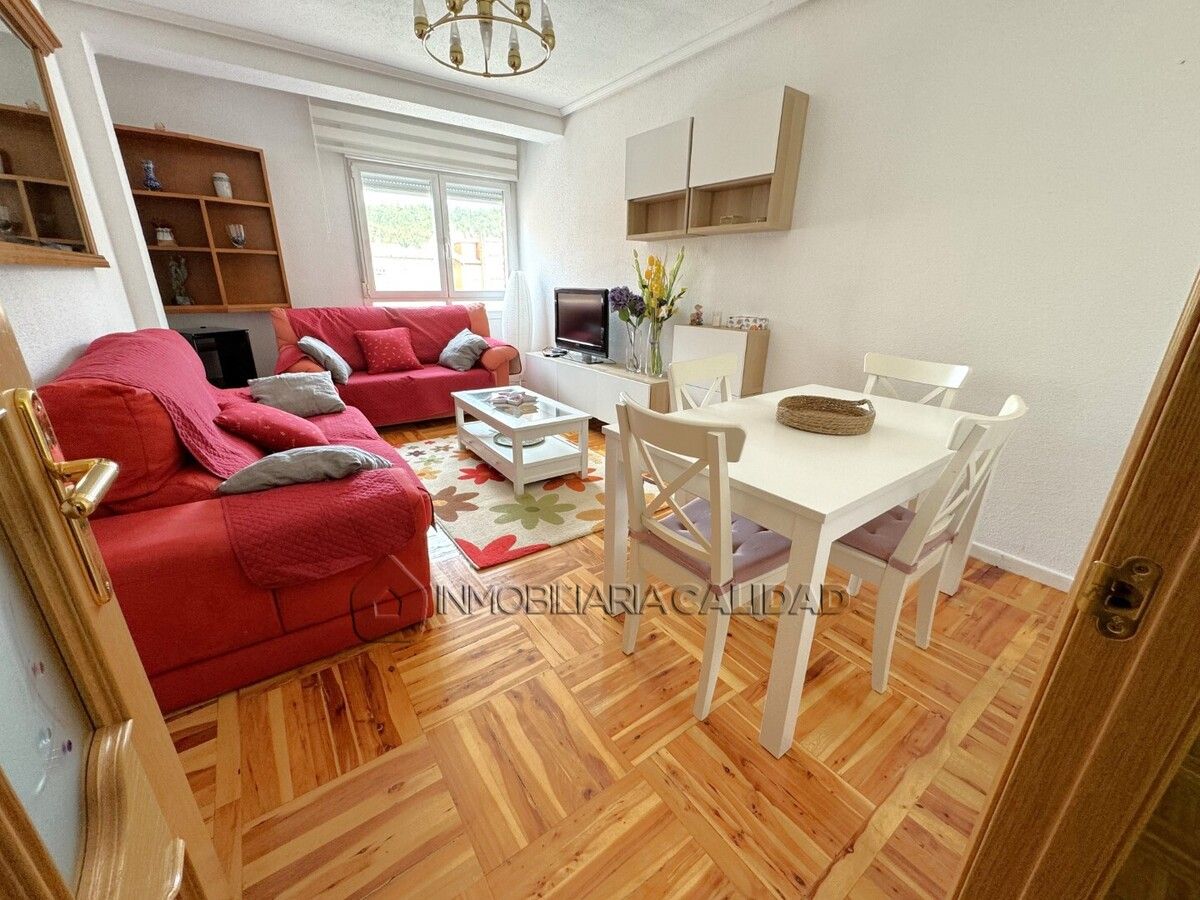 Flat to rent in Los Vadillos - R. Sanitaria - Pozanos