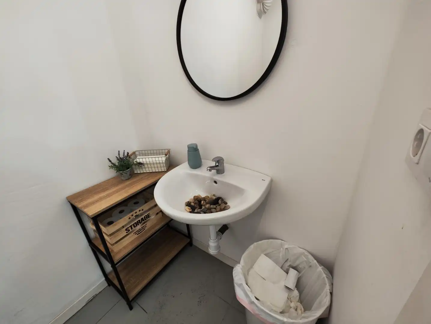 Baño de Local en traspaso en Barcelona con Aire acondicionado y Amueblado