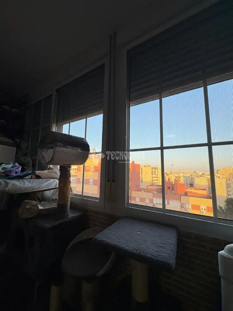 Dormitori de Pis en venda en Sevilla amb Aire condicionat i Terrassa
