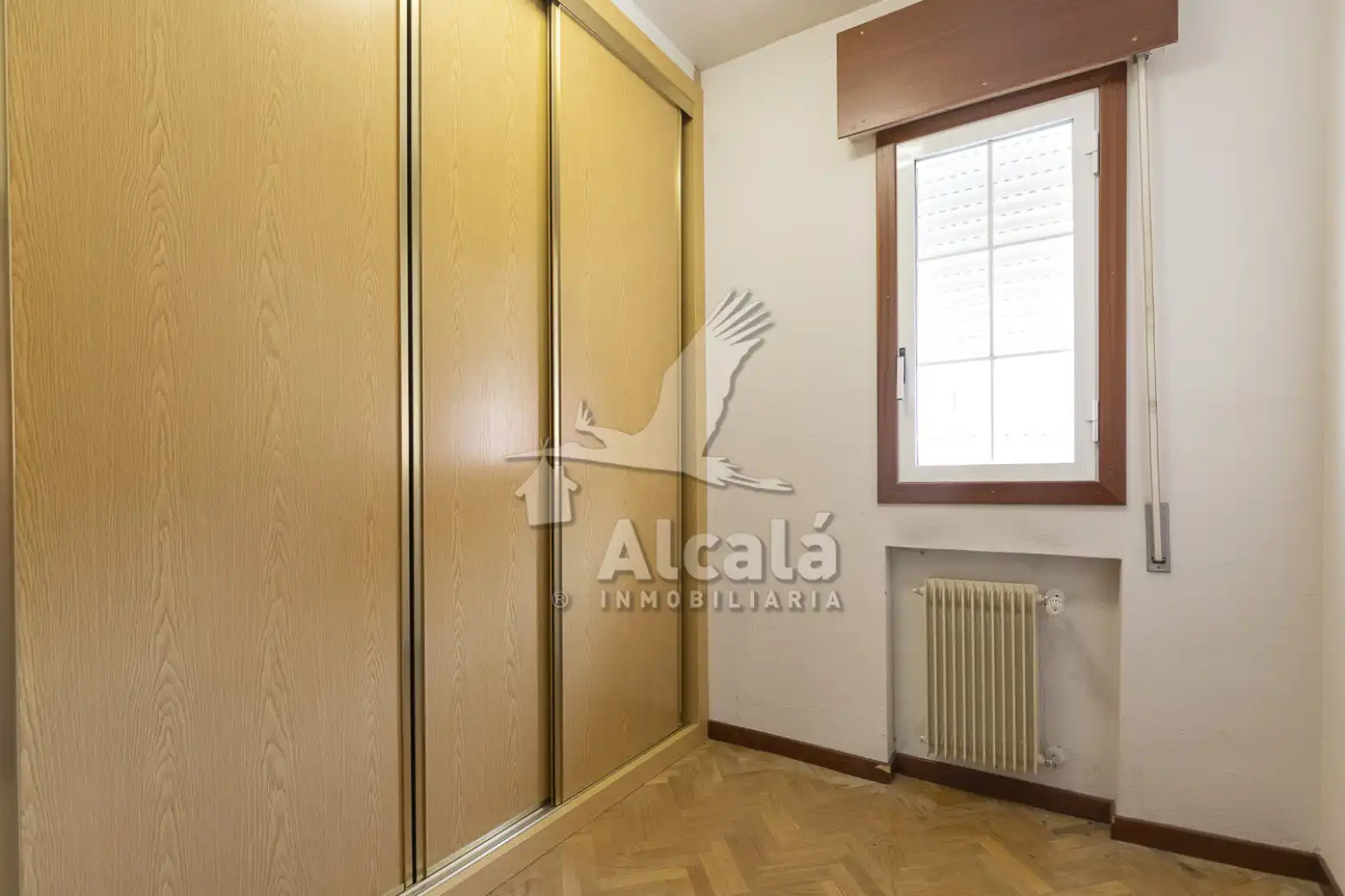 Habitación de Casa adosada en venta en Villalbilla con Aire acondicionado, Calefacción y Parquet