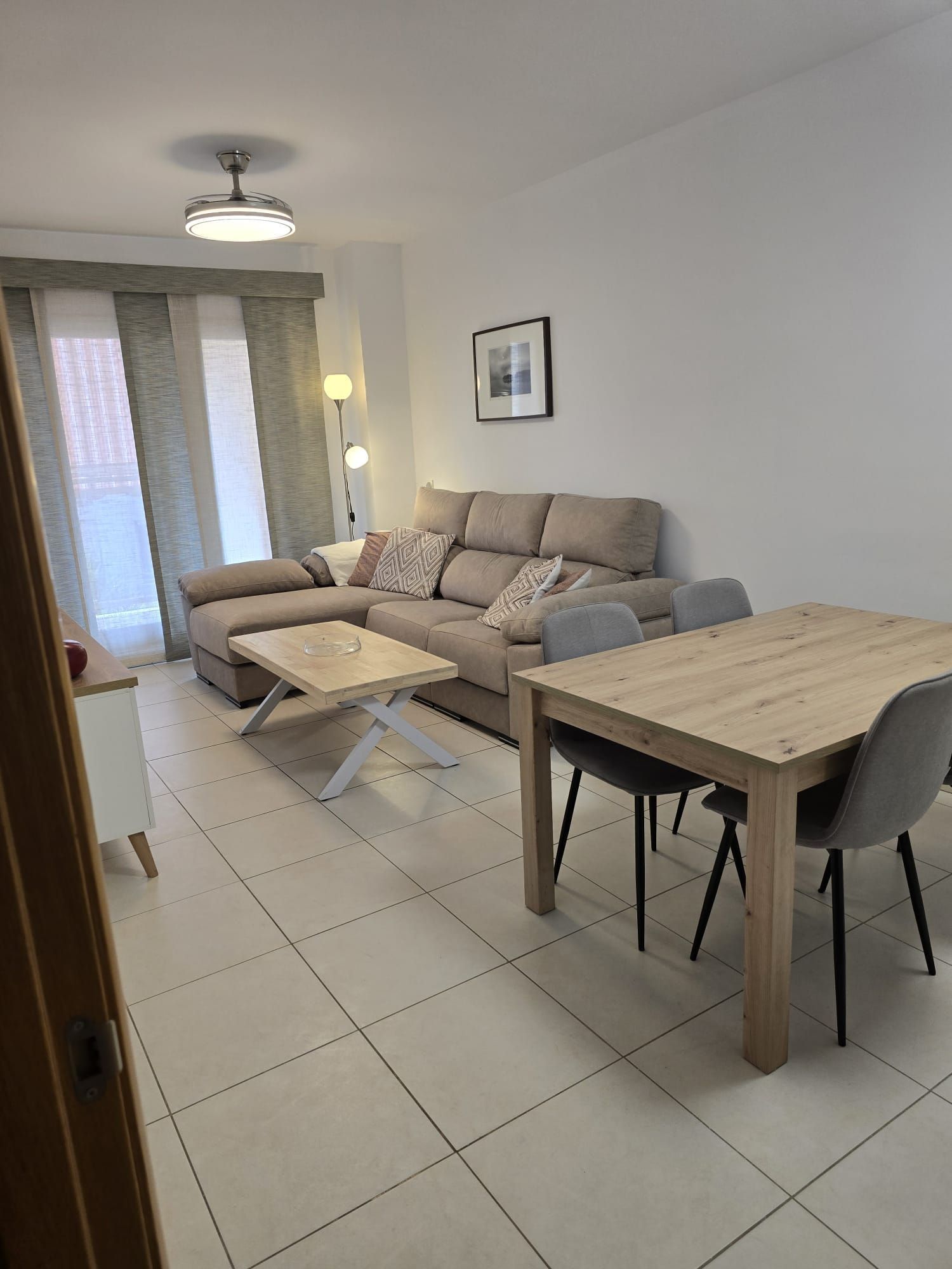 Apartamento de alquiler en Escritor Angel Palamino, La Colina