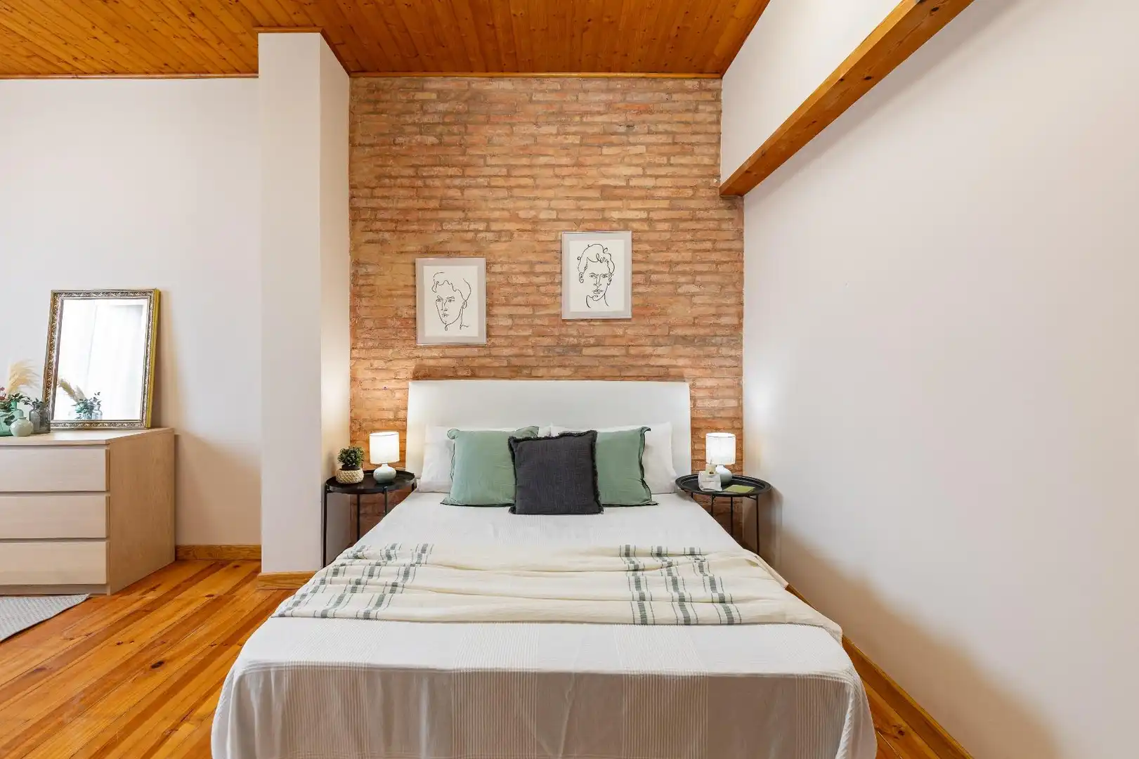 Schlafzimmer von Maisonette zum Verkauf in Valencia mit Klimaanlage und Balkon