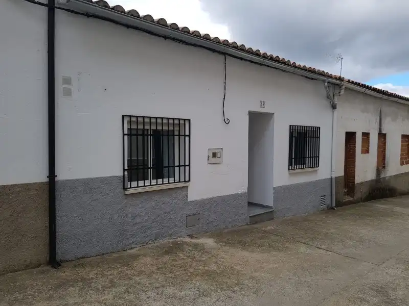 Vista exterior de Casa o chalet en venta en Barrado con Calefacción, Jardín privado y Trastero