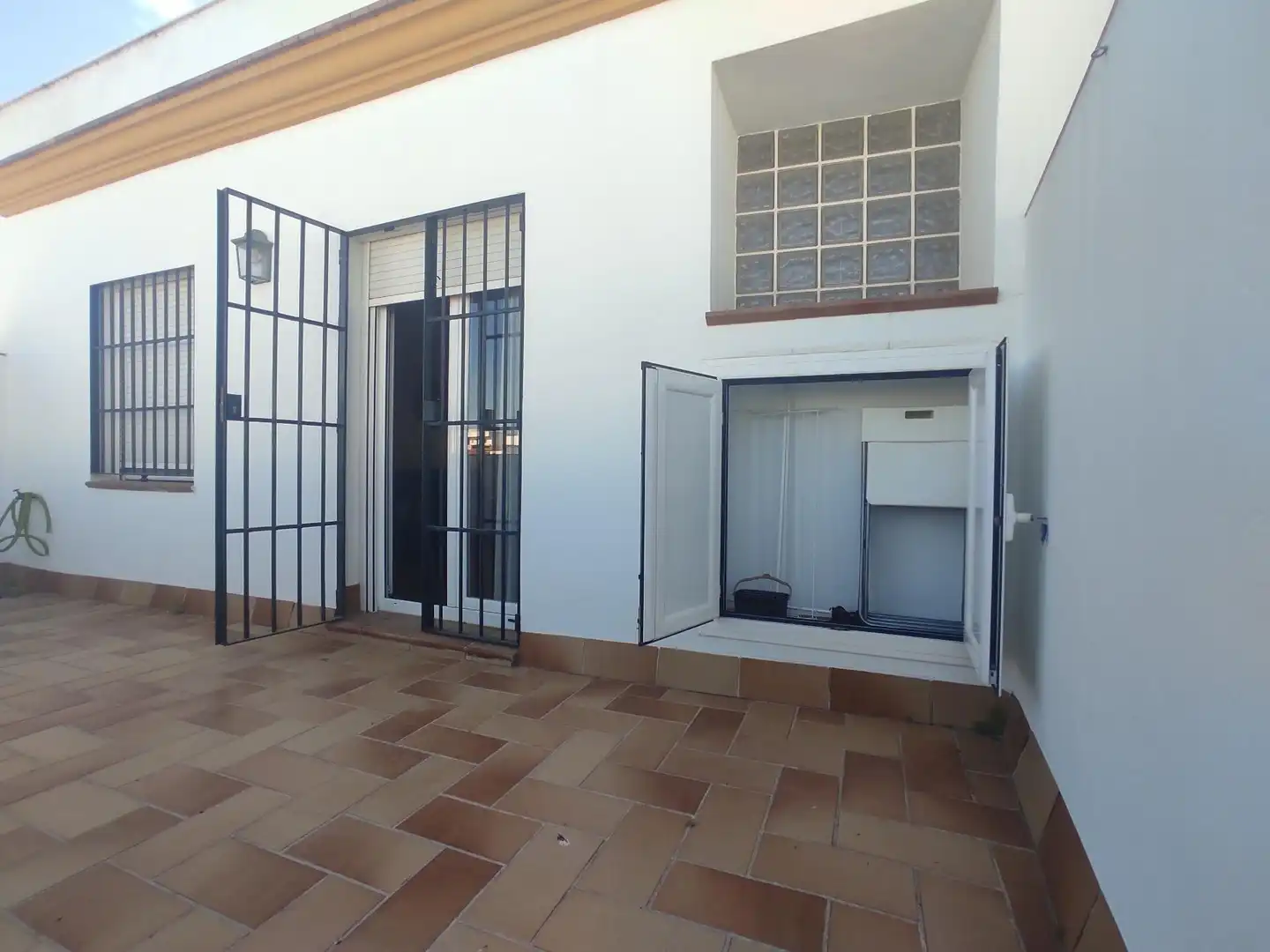 Terrace of Apartments for rent in Dos Hermanas  with Air Conditioner, Heating and Terrace