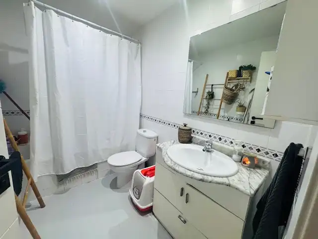 Bathroom of Flat for sale in Barcelona  with Air Conditioner, Heating and Parquet flooring
