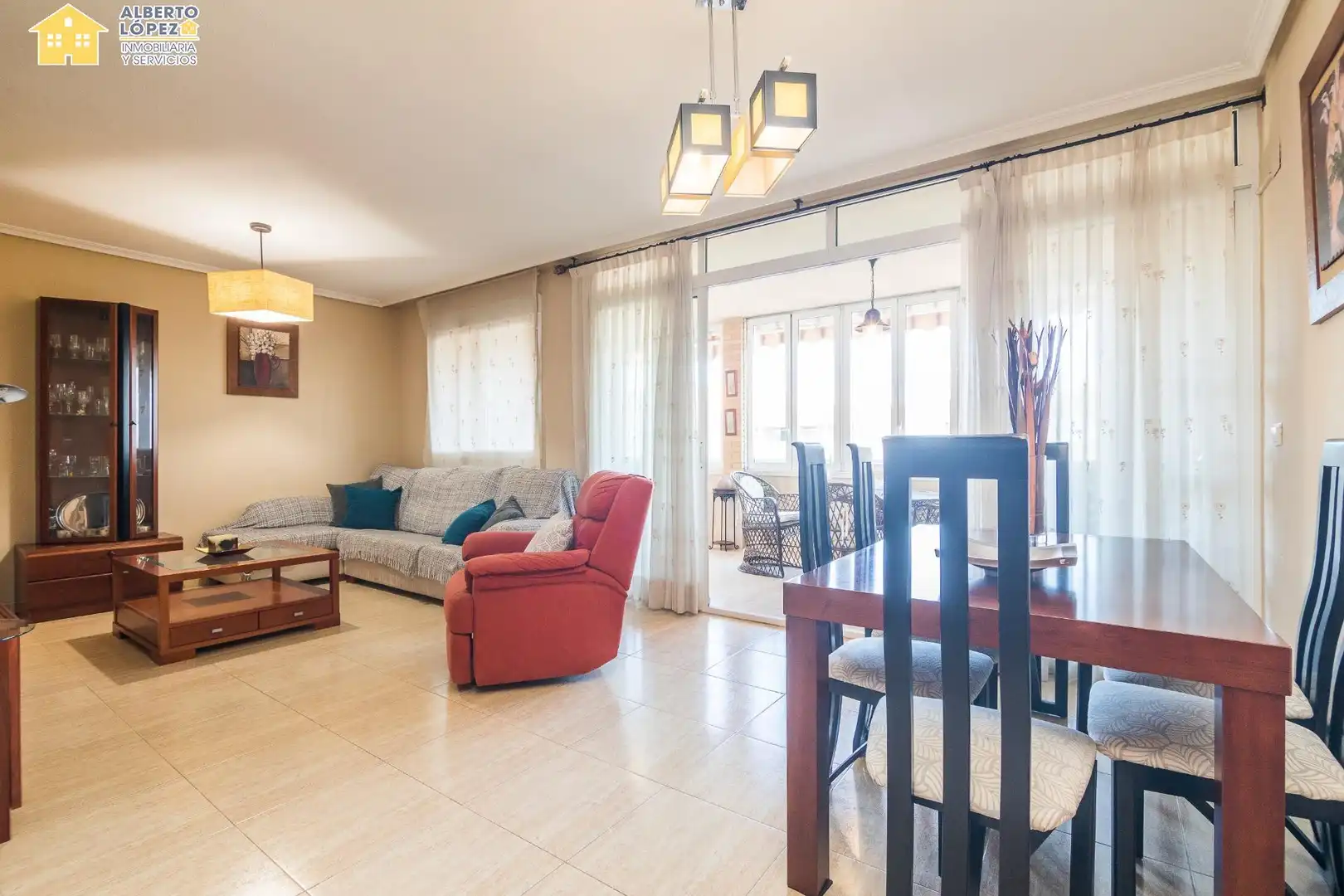 Sala de estar de Apartamento en venta en Alicante / Alacant con Aire acondicionado, Calefacción y Piscina comunitaria