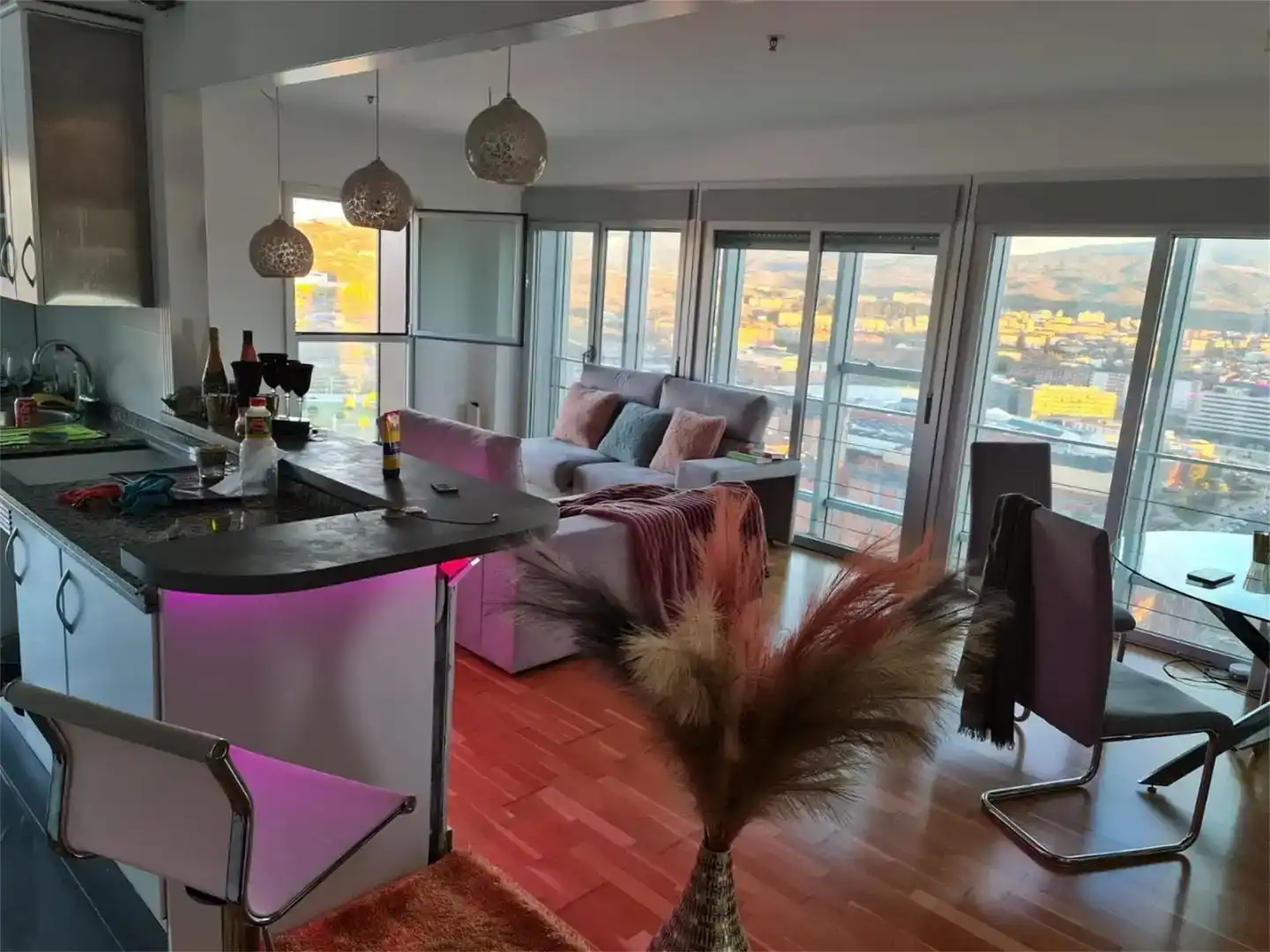 Sala d'estar de Pis en venda en Ponferrada amb Aire condicionat, Jardí privat i Parquet