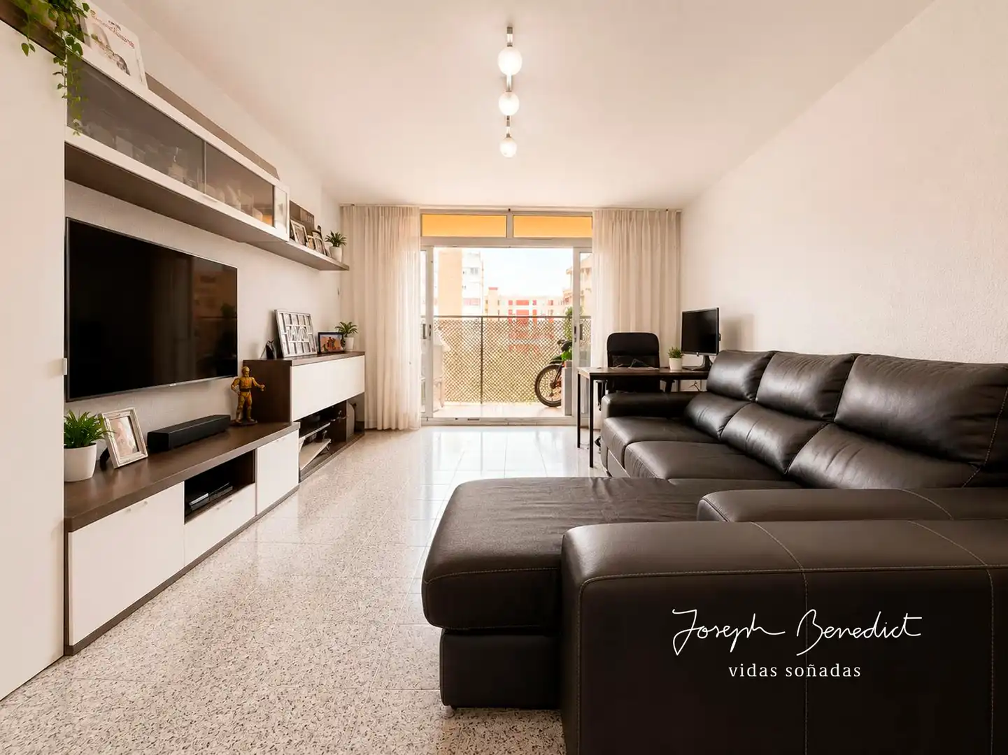 Living room of Flat for sale in L'Hospitalet de Llobregat  with Air Conditioner, Heating and Terrace