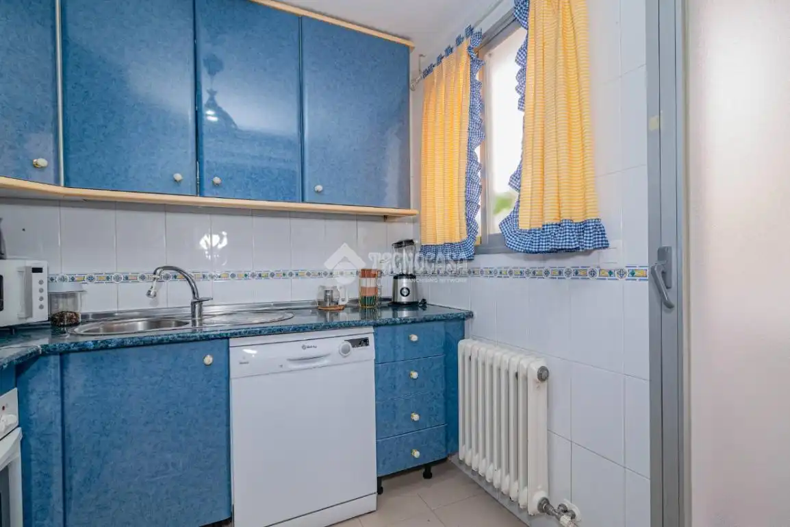 Kitchen of Flat for sale in Granada