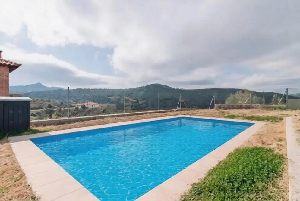 Piscina de Casa o chalet en venta en Robledo de Chavela con Aire acondicionado, Calefacción y Jardín privado