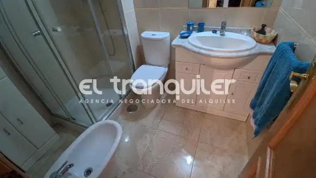 Bathroom of Flat for rent in Madrid  with Air Conditioner, Swimming Pool and Washing machine