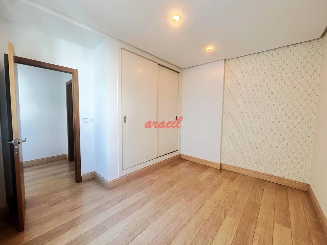 Habitación de Piso en venta en Ourense Capital  con Calefacción, Terraza y Balcón