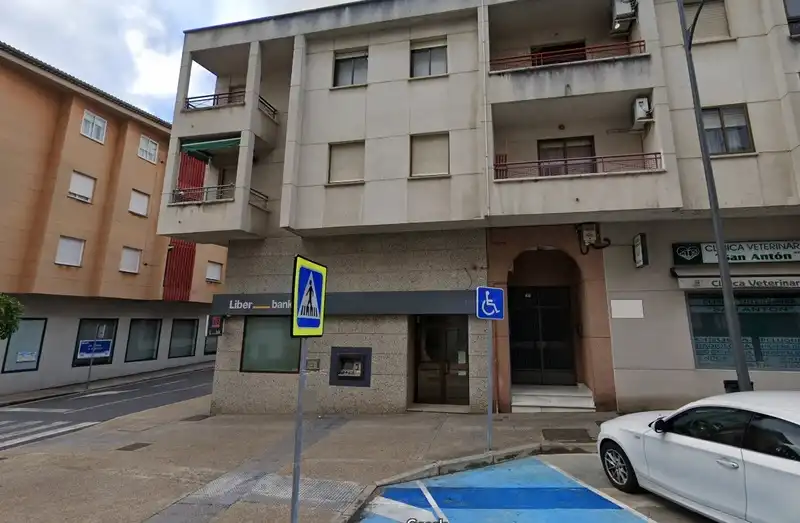 Vista exterior de Local en venta en Plasencia