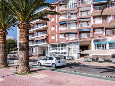 Local commercial à louer à Calle CAMPOAMOR 99