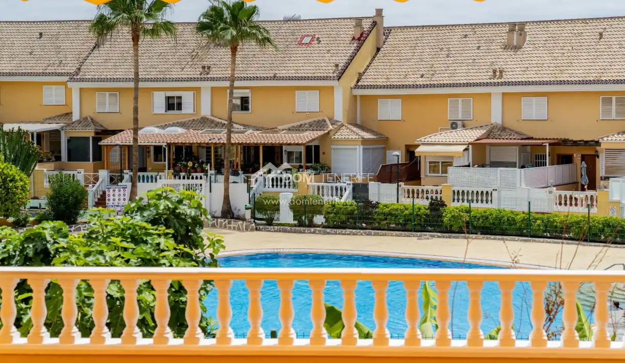 Vista exterior de Casa o chalet en venta en Arona con Aire acondicionado, Terraza y Trastero