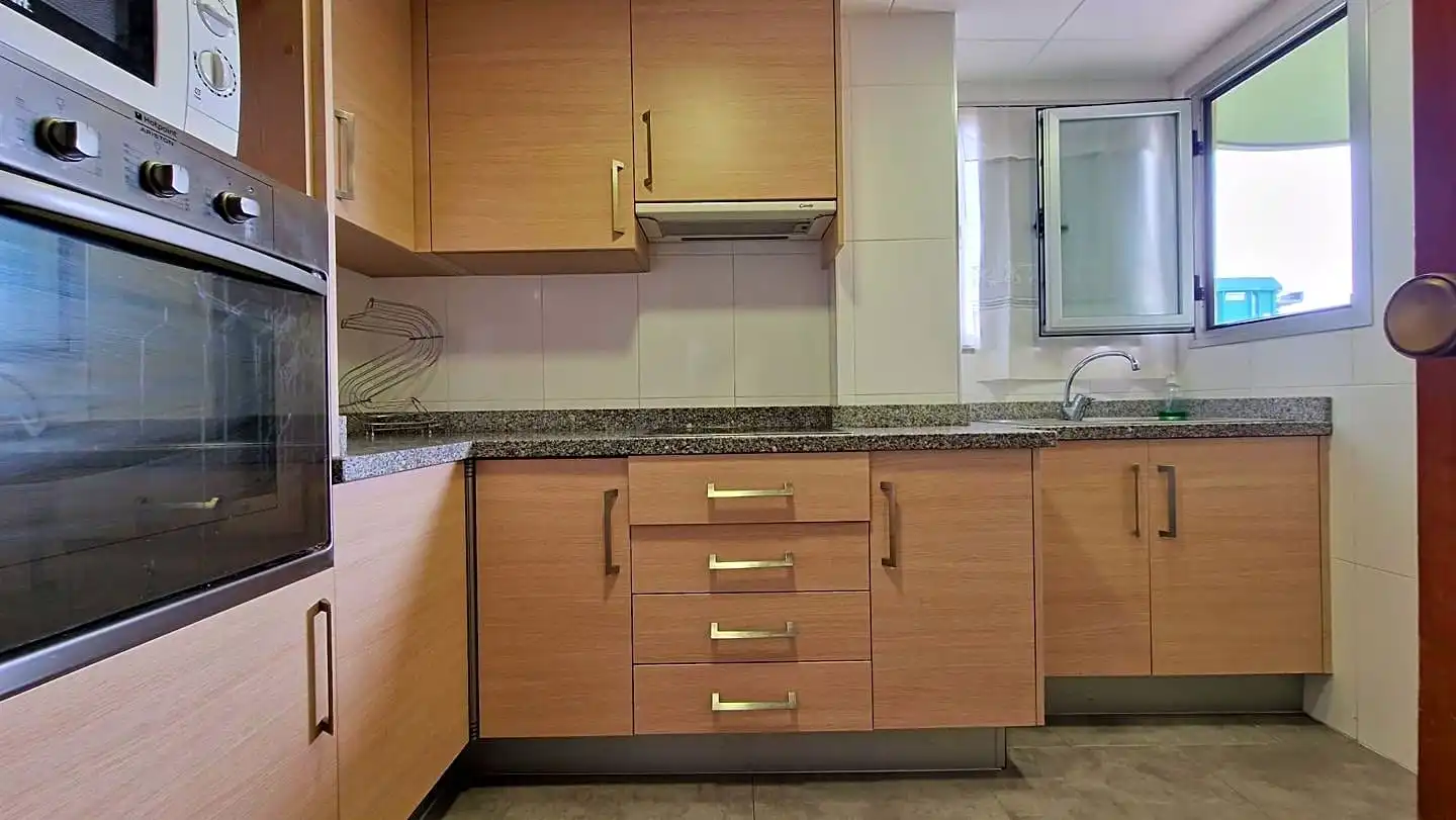 Apartamento de alquiler en De La Rioja, 125, Playa de Gandia