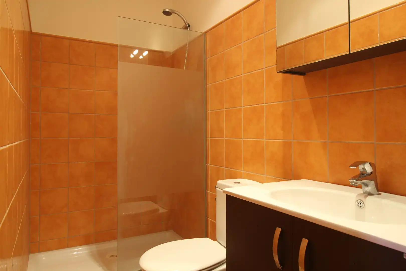 Badezimmer von Maisonette zum Verkauf in Garriguella mit Heizung und Terrasse