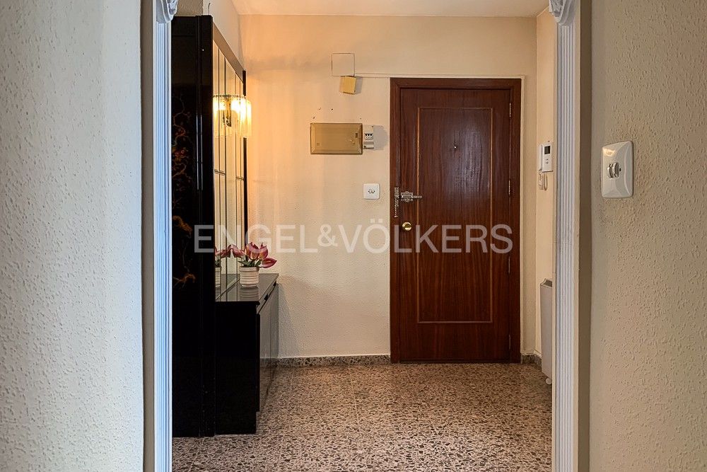 Apartment for sale in Requena  with Air Conditioner, Heating and Storage room