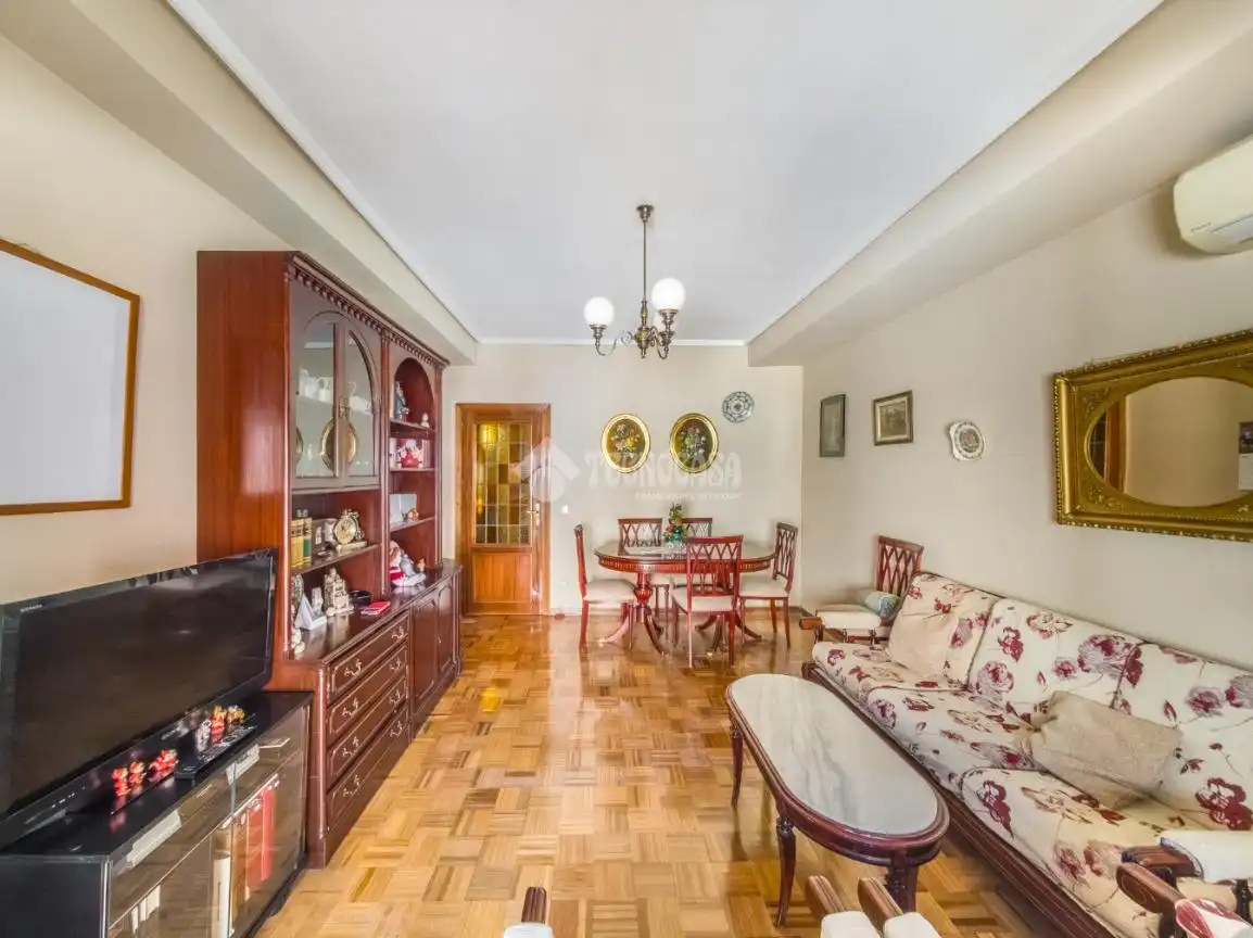 Sala d'estar de Pis en venda en Madrid amb Aire condicionat, Calefacció i Terrassa