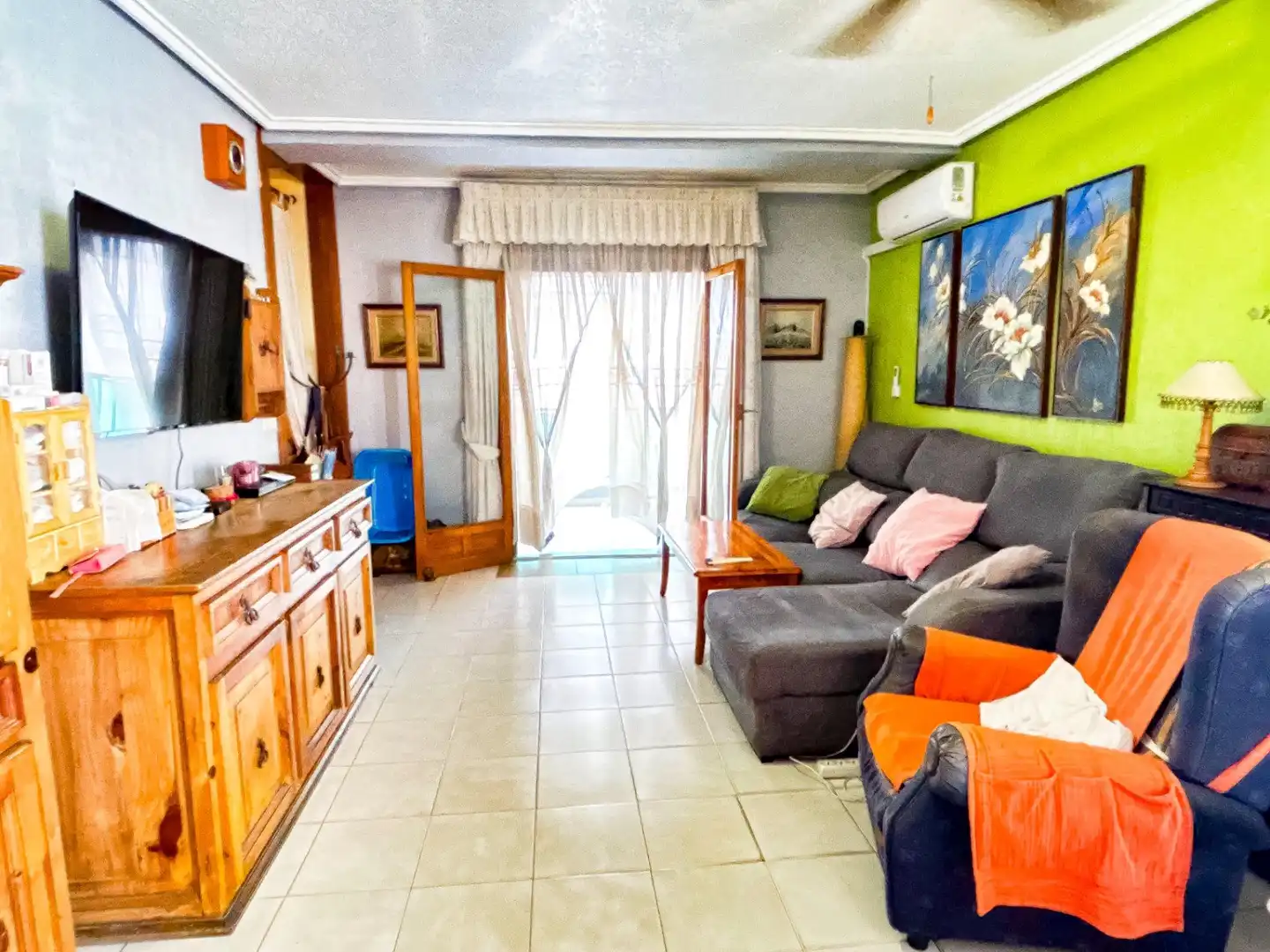 Sala de estar de Dúplex en venta en Torrevieja con Aire acondicionado, Terraza y Trastero