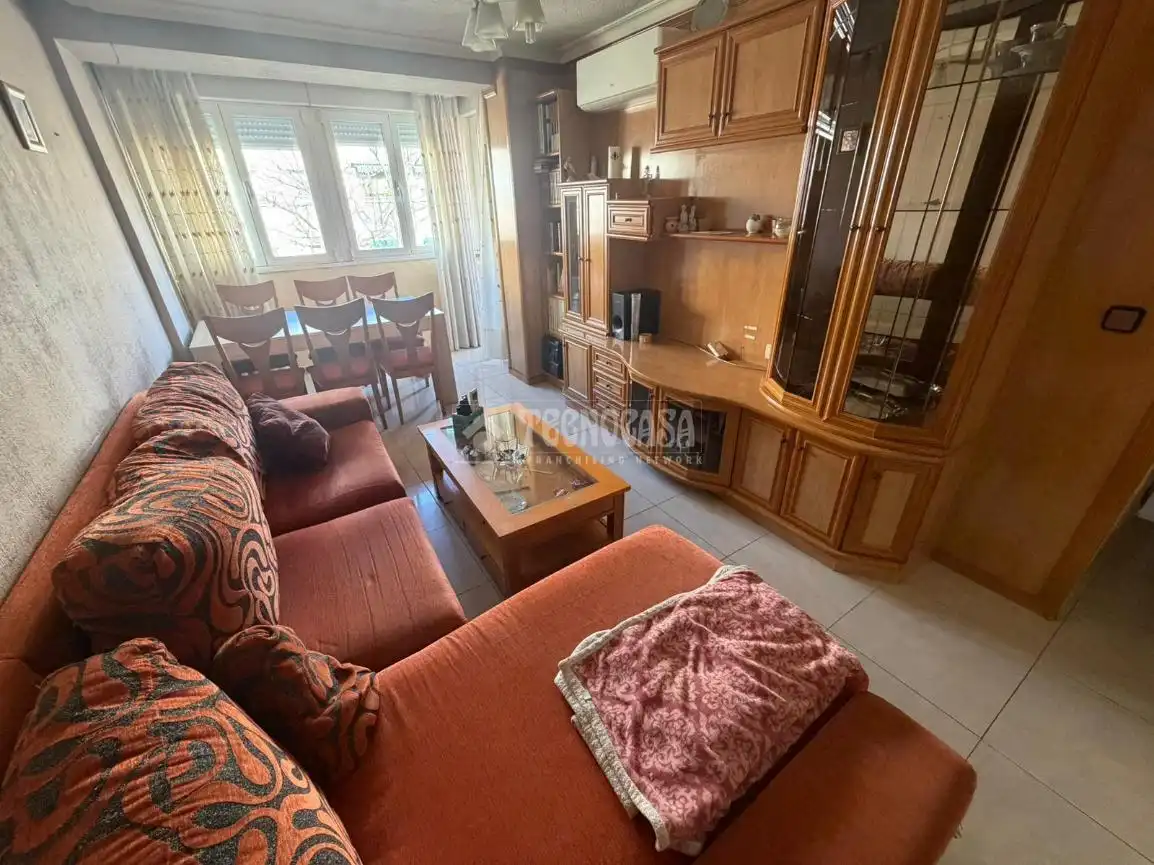 Flat for sale in Av. Reyes Católicos, Reyes Católicos