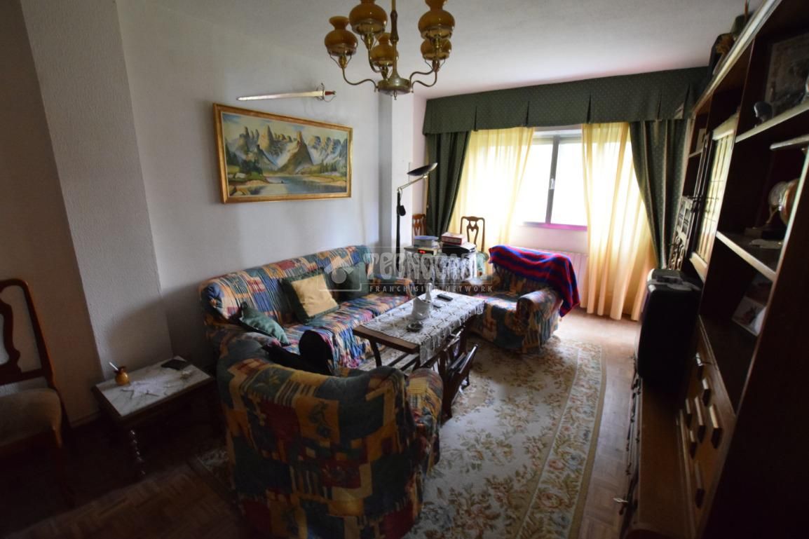 Sala d'estar de Pis en venda en Alcorcón amb Calefacció i Parquet