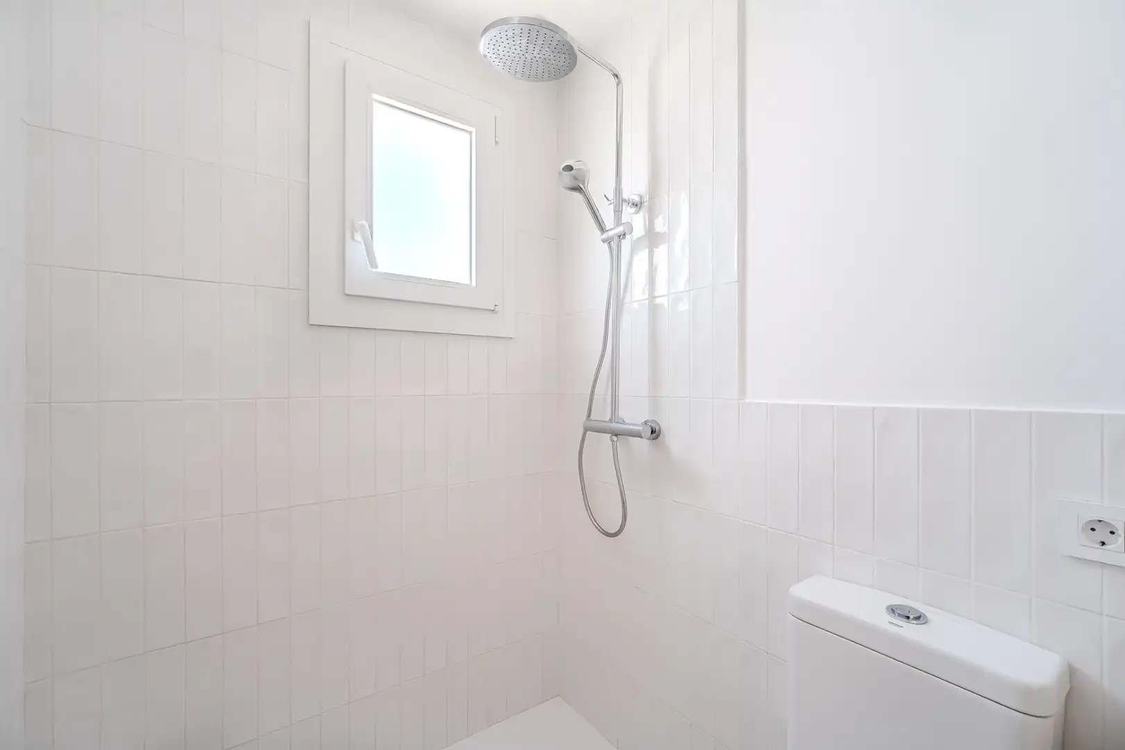 Badezimmer von Haus oder Chalet zum Verkauf in L'Ametlla de Mar  mit Klimaanlage, Heizung und Privatgarten