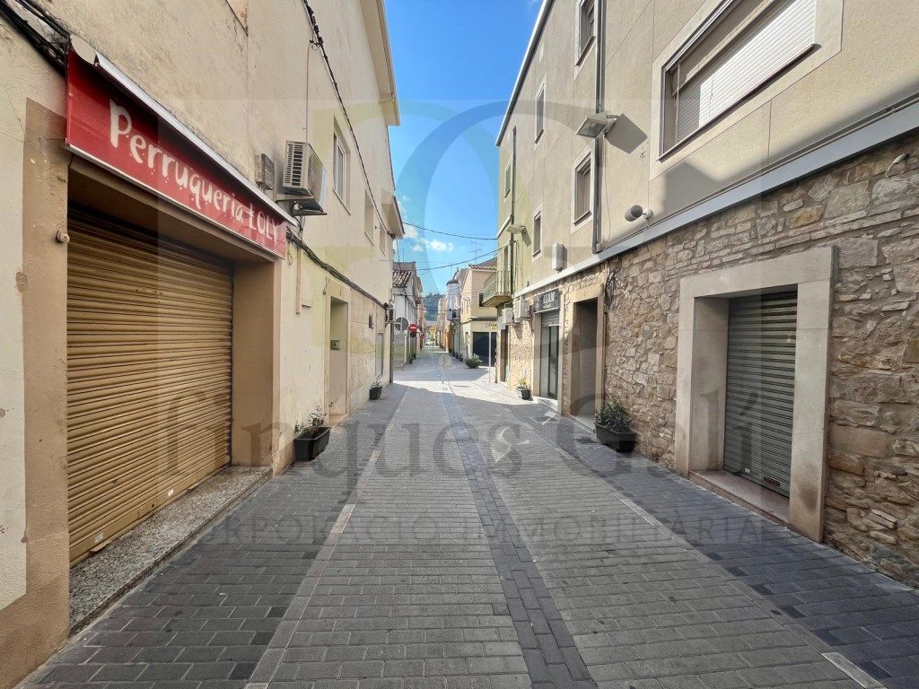 Vista exterior de Local de lloguer en Sant Vicenç de Castellet amb Aire condicionat