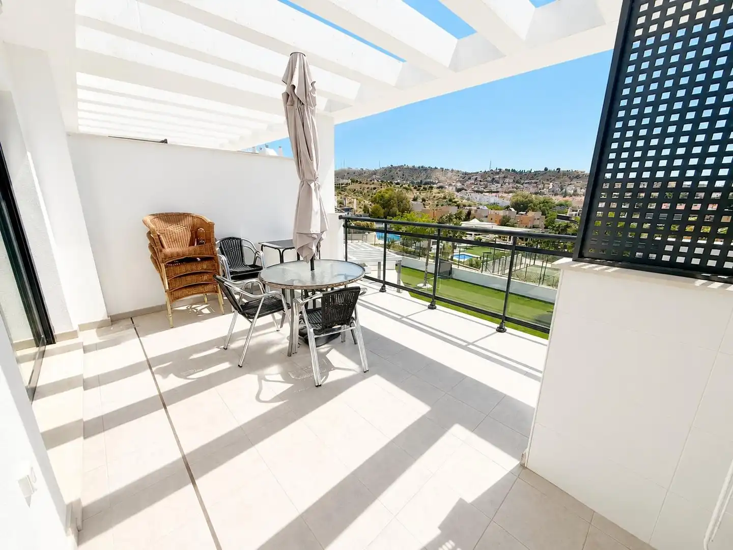 Terrasse von Wohnungen zum Verkauf in Málaga mit Klimaanlage, Privatgarten und Terrasse