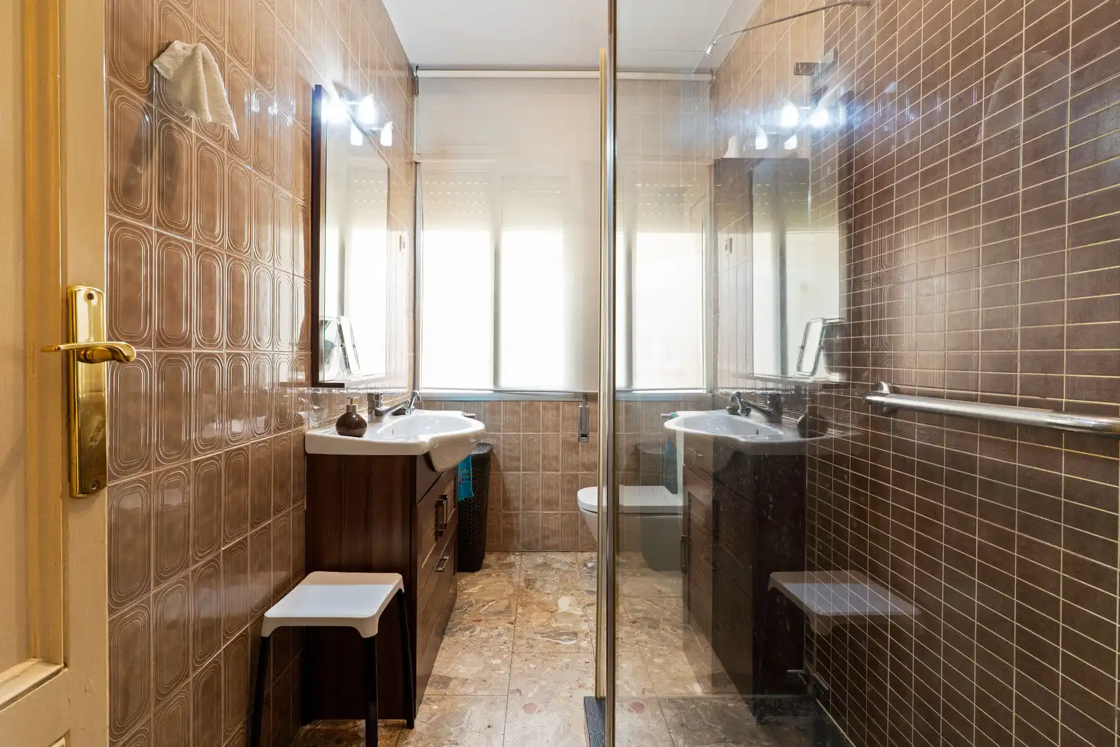 Badezimmer von Wohnung zum Verkauf in Madrid mit Heizung, Parkett und Abstellraum